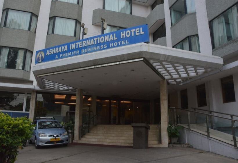 Отель Ashraya International