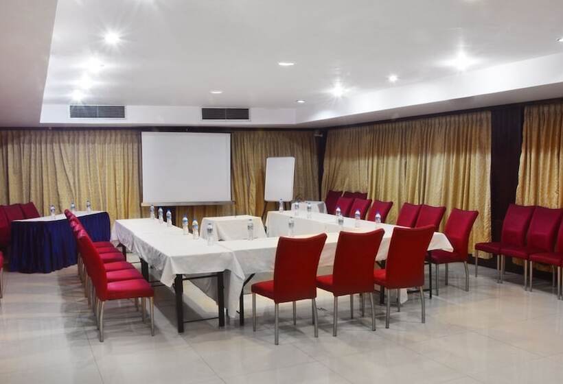 Отель Ashraya International