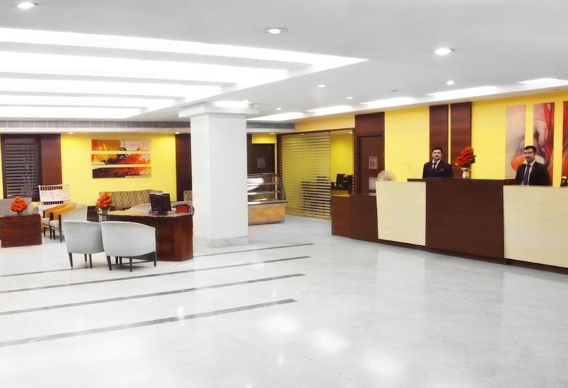 Отель Ashraya International