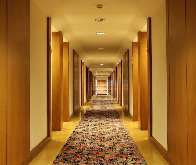 Отель Aurora Towers