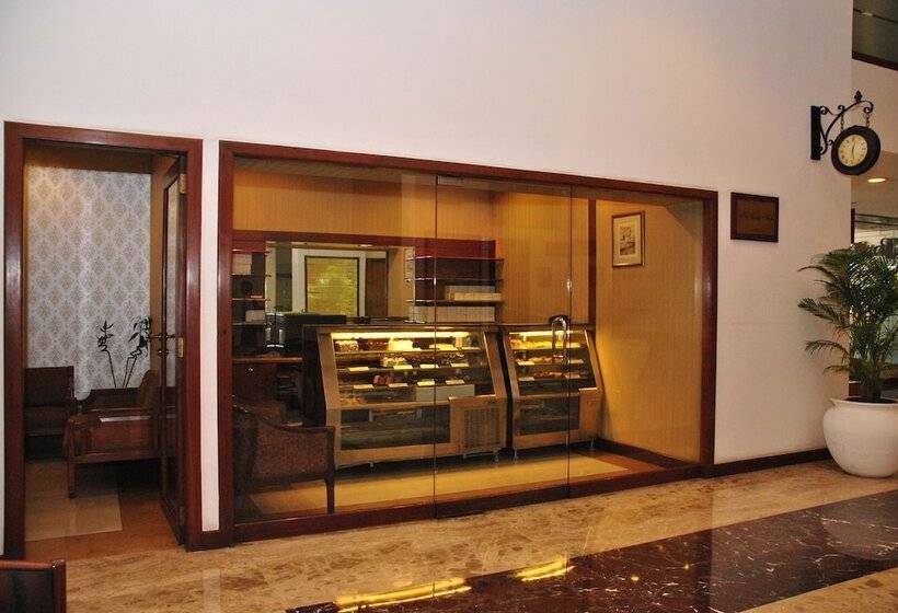 Отель Aurora Towers