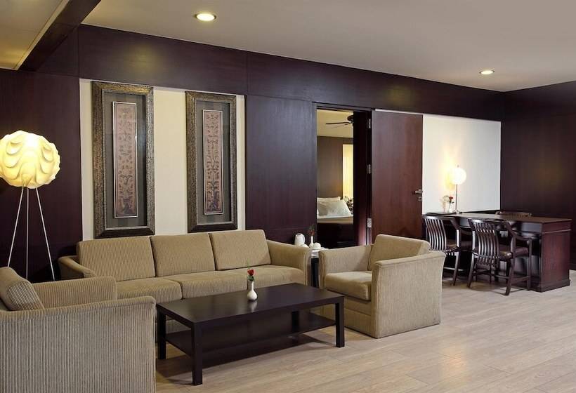 Отель Aurora Towers