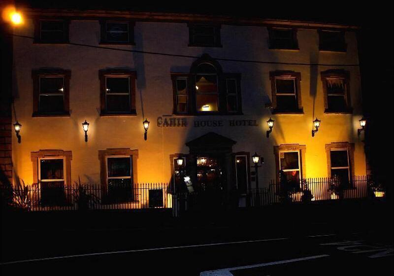 בית מלון כפרי Cahir House