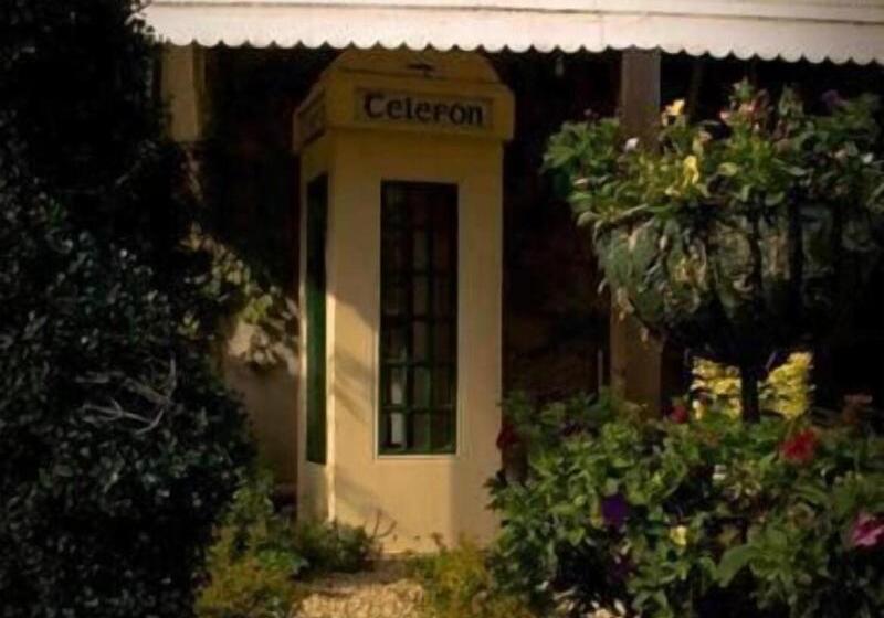 בית מלון כפרי Cahir House