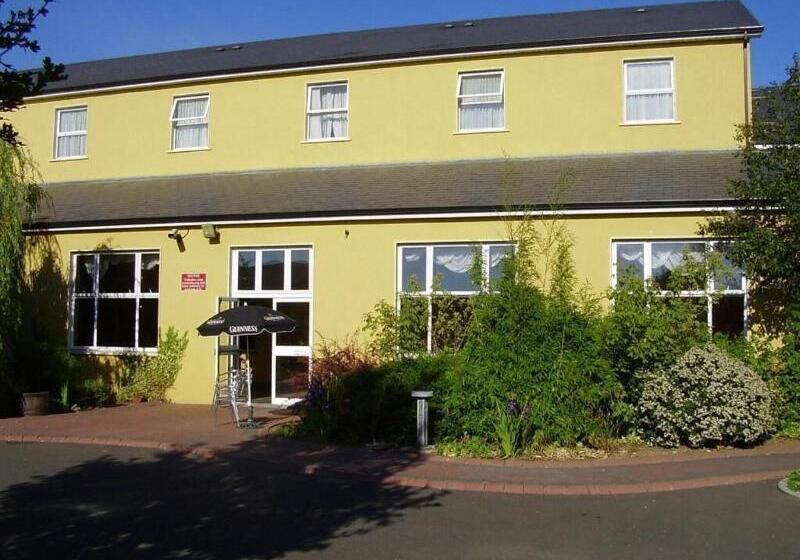 בית מלון כפרי Cahir House