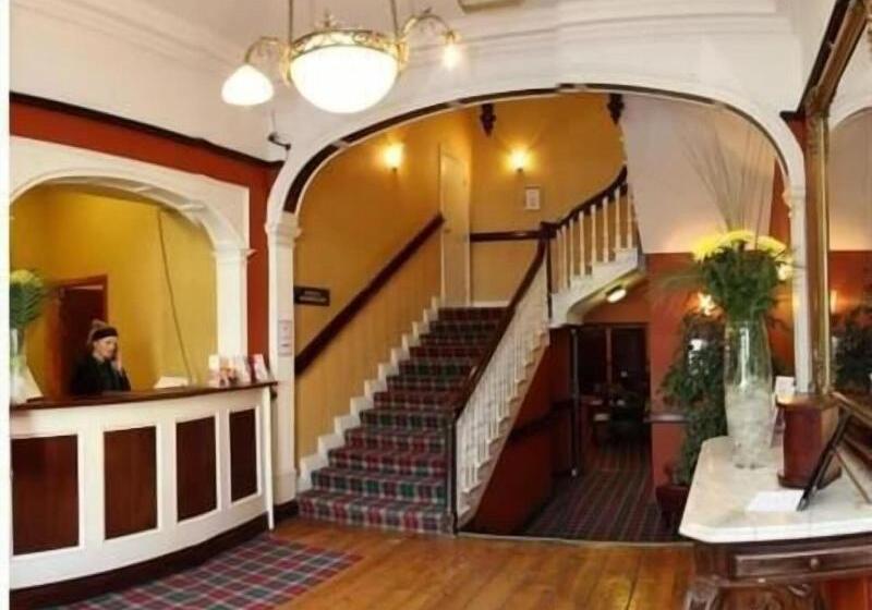 בית מלון כפרי Cahir House