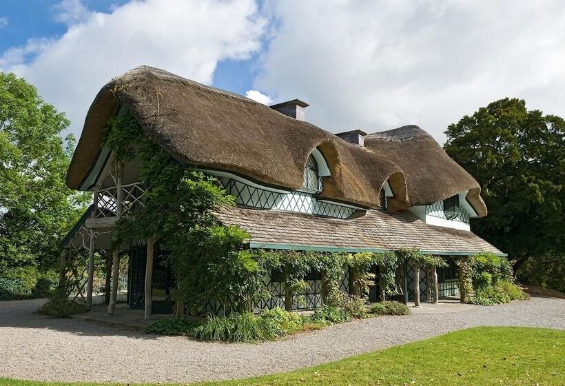 בית מלון כפרי Cahir House