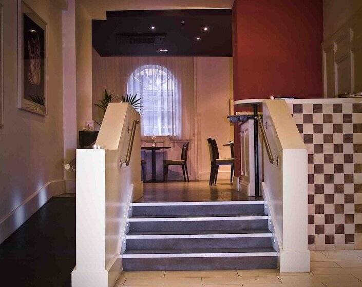 בית מלון כפרי Cahir House