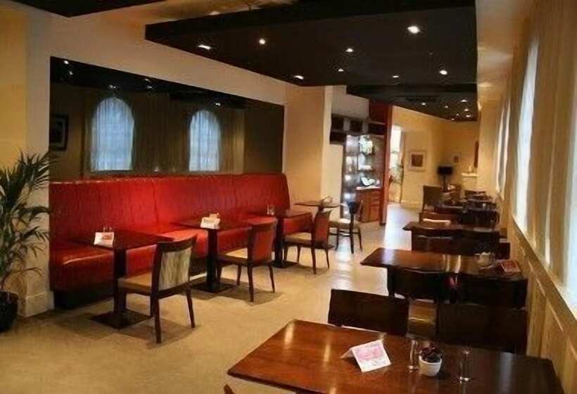 בית מלון כפרי Cahir House