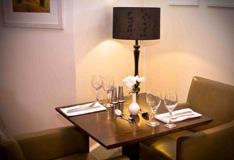 בית מלון כפרי Cahir House