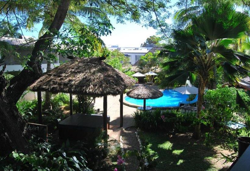 호텔 Capricorn International