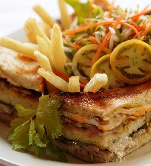 호텔 Capricorn International