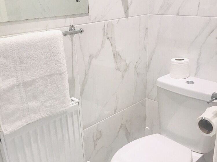 בית מלון כפרי Dergvale