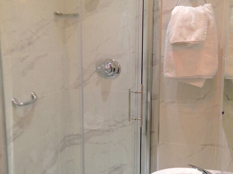 בית מלון כפרי Dergvale