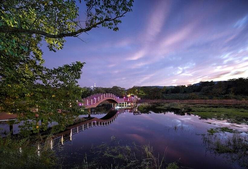 בית מלון כפרי Hilton Gyeongju