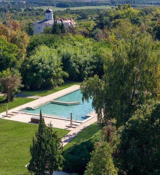 בית מלון כפרי Hunguest Helios Hévíz