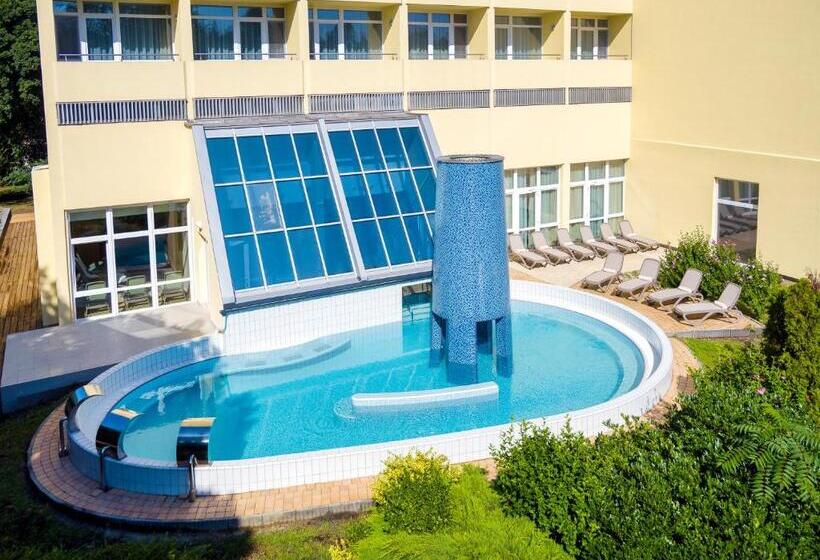 בית מלון כפרי Hunguest Helios Hévíz