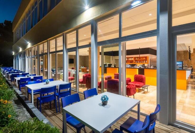 בית מלון כפרי Hunguest Helios Hévíz