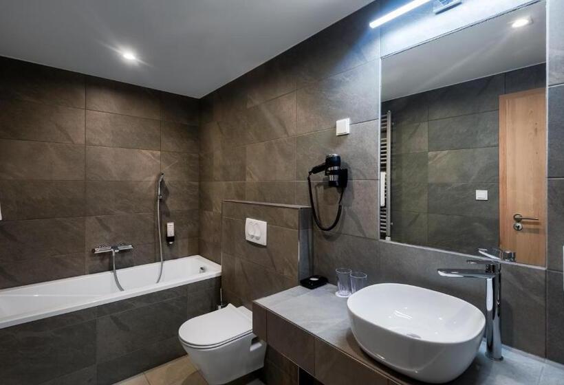 בית מלון כפרי Hunguest Helios Hévíz