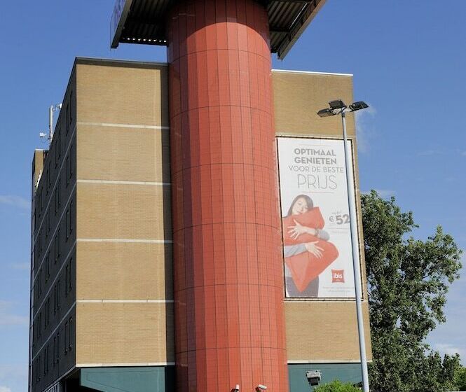 בית מלון כפרי Ibis Rotterdam Vlaardingen