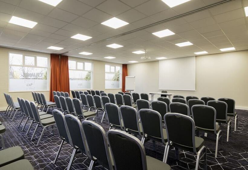 בית מלון כפרי Ibis Rotterdam Vlaardingen