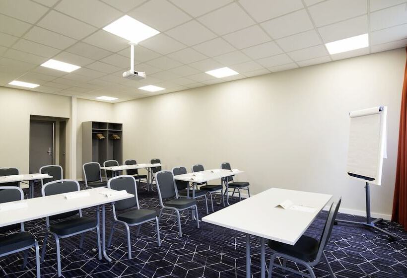 בית מלון כפרי Ibis Rotterdam Vlaardingen