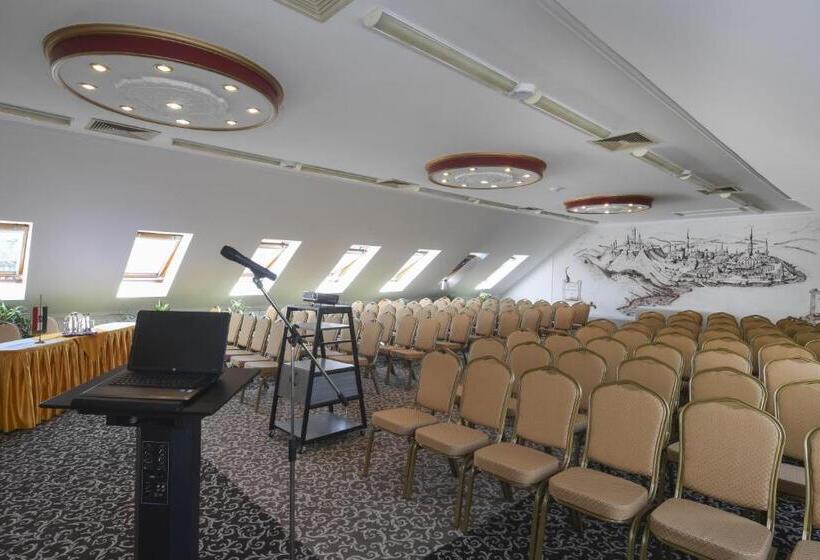 Korona Wellness, Rendezvény és Borszálloda