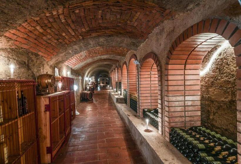 Korona Wellness, Rendezvény és Borszálloda