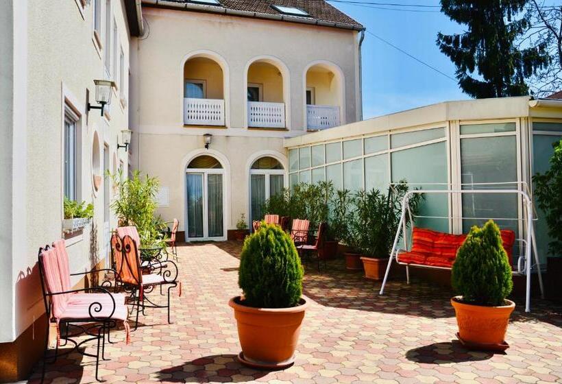 Korona Wellness, Rendezvény és Borszálloda