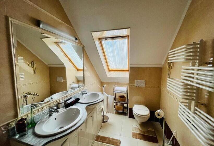 Korona Wellness, Rendezvény és Borszálloda