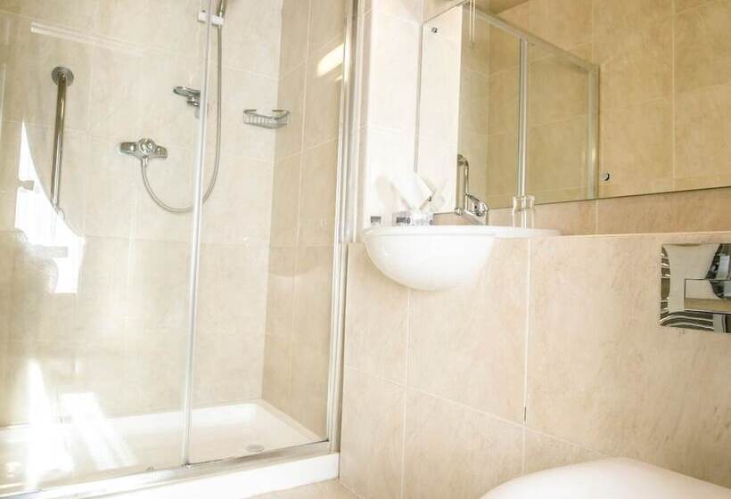 酒店 Mc Kevitts Village