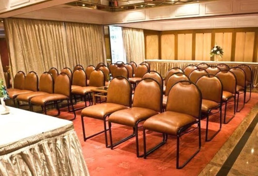 هتل Midtown Pritam