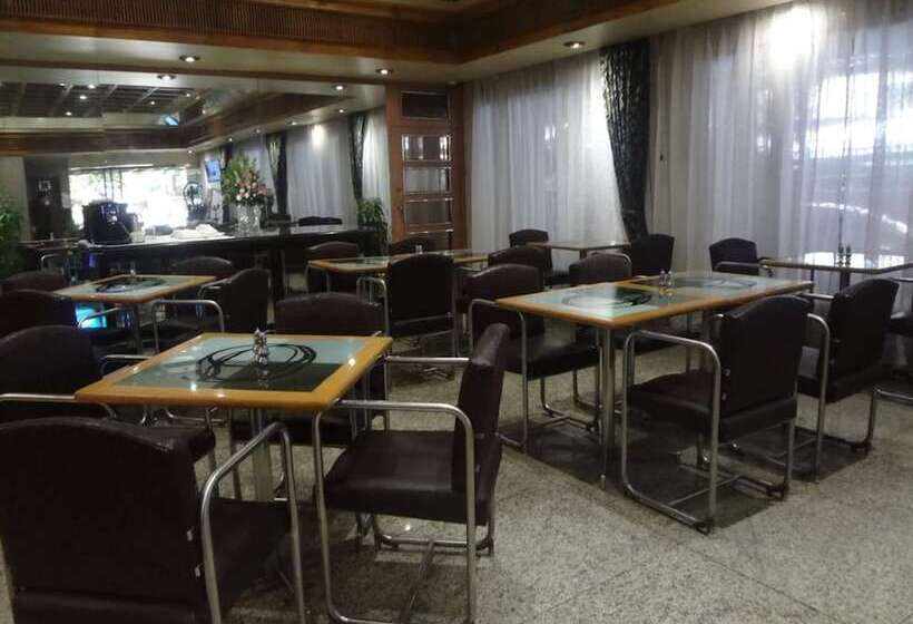 هتل Midtown Pritam