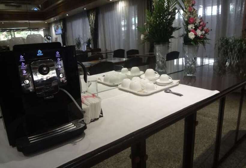 هتل Midtown Pritam