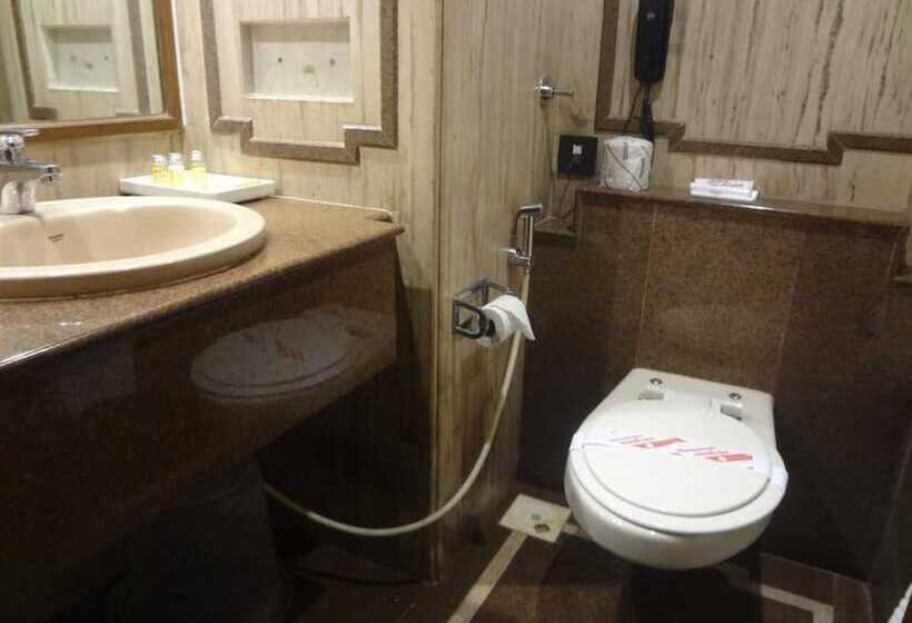 هتل Midtown Pritam