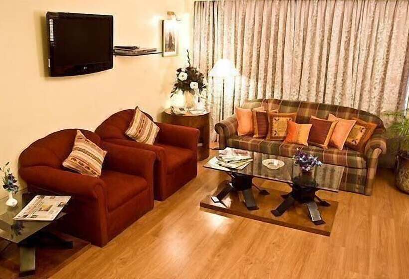 هتل Midtown Pritam