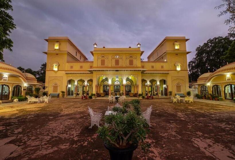Отель Narain Niwas Palace