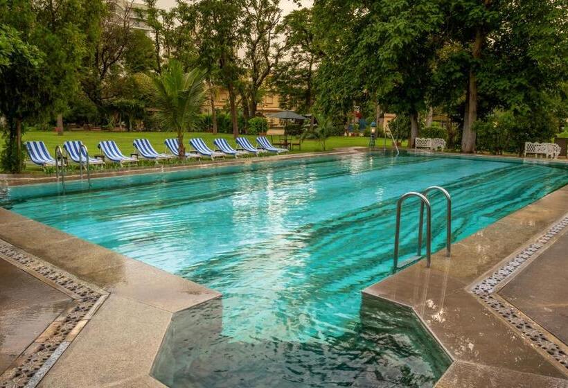 Отель Narain Niwas Palace