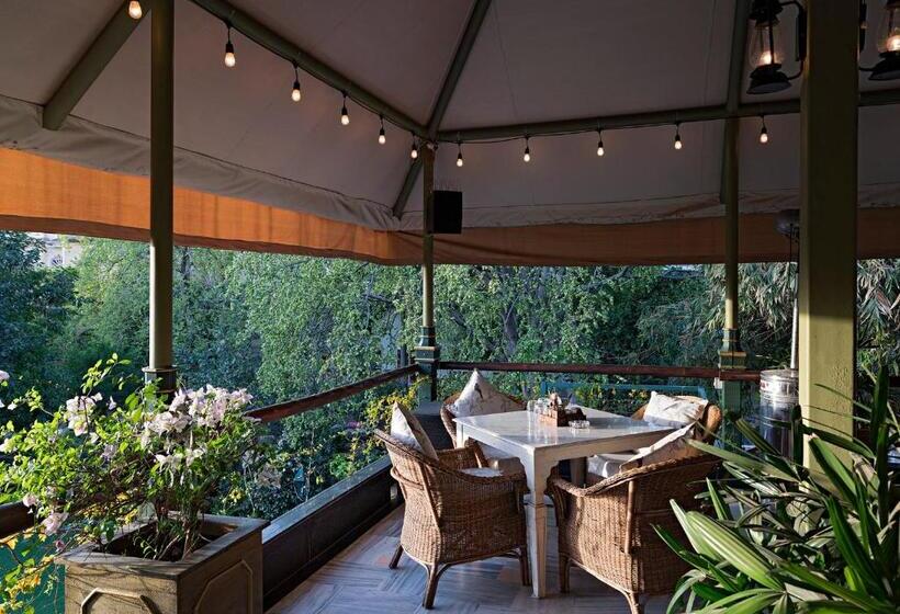 Отель Narain Niwas Palace