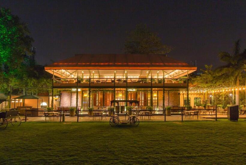 Отель Narain Niwas Palace