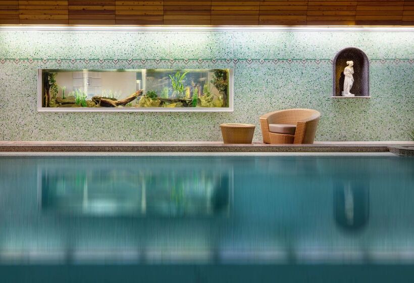 ホテル Carbona Thermal Spa