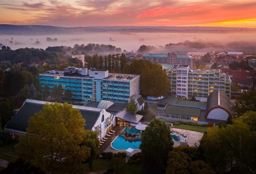 ホテル Carbona Thermal Spa