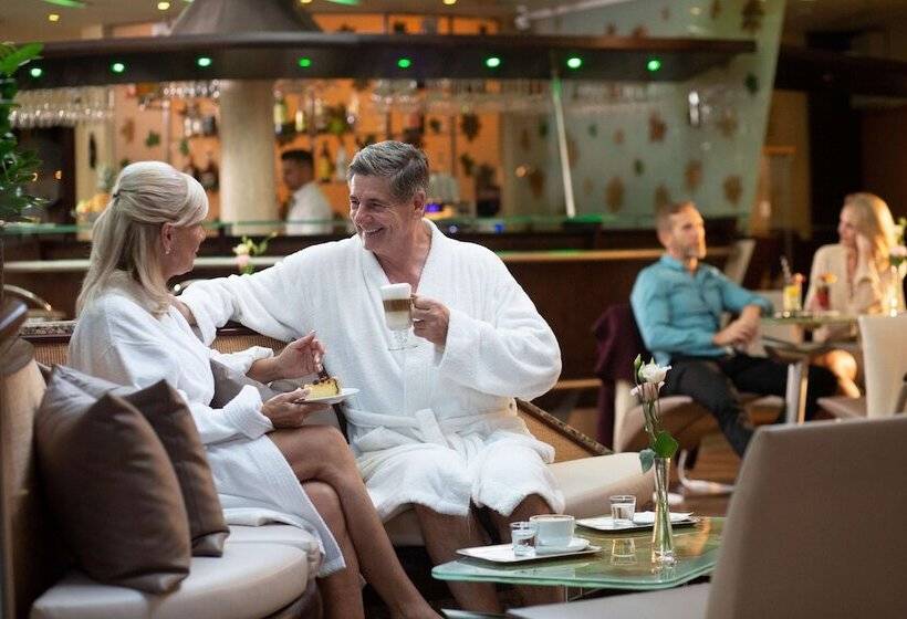 ホテル Carbona Thermal Spa