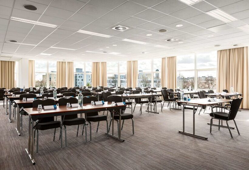 هتل NH Zoetermeer