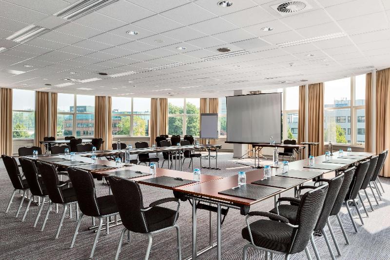 Отель NH Zoetermeer