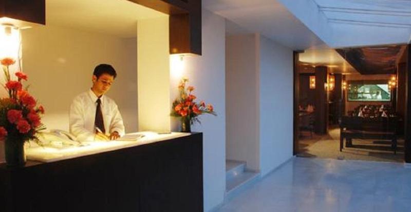 Отель Palace Heights