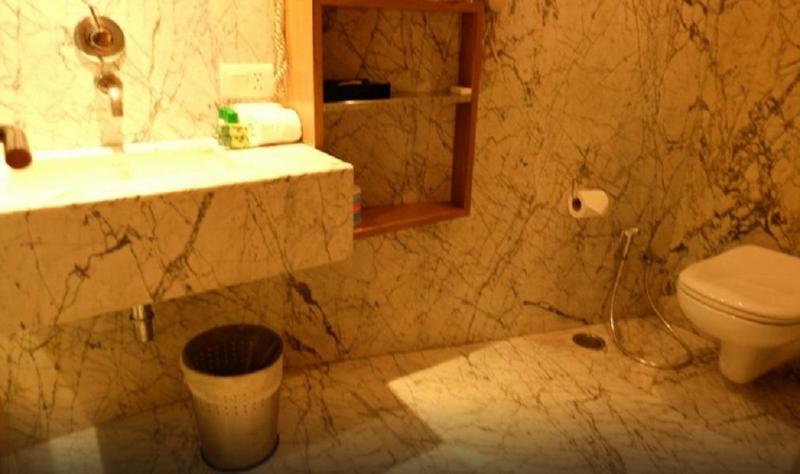 Отель Palace Heights