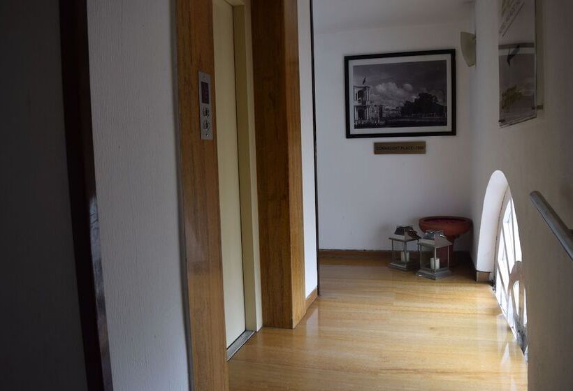 Отель Palace Heights