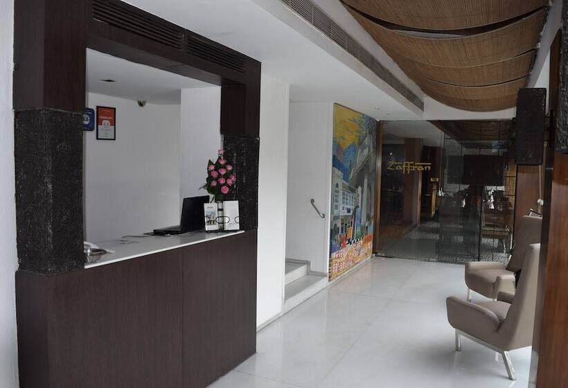 Отель Palace Heights