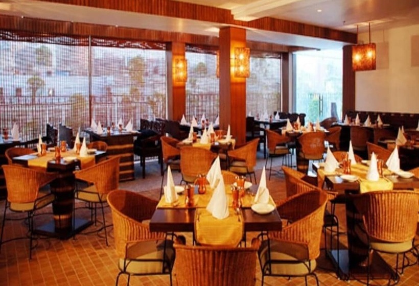 Отель Palace Heights